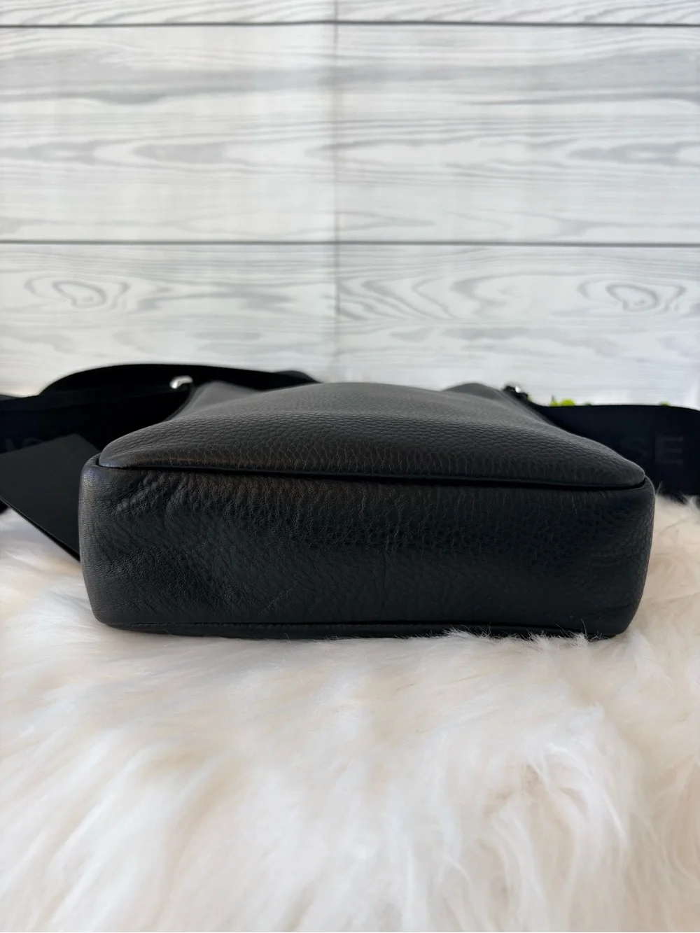 Moose‎ Knuckles Decaire Black Pebbled Leather Messenger Crossbody